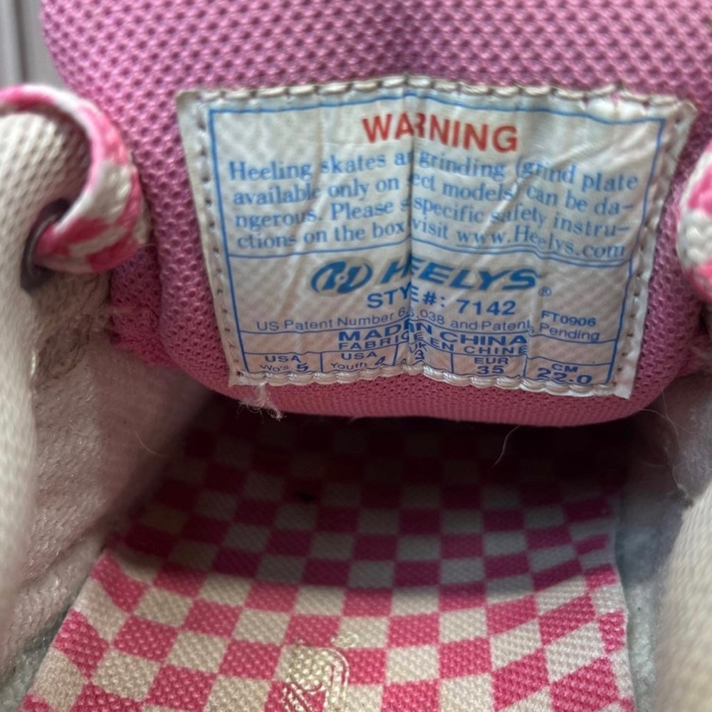 Heelys White Pink Kids Sneakers with Checkered Laces - Picture 8 of 9